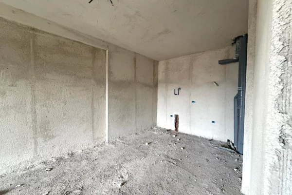 Shtepi ne shitje Apartament ne Tirane, 1+1, Mobilimi Bosh, pa mobiluar, Pagesa 145,000  Euro.