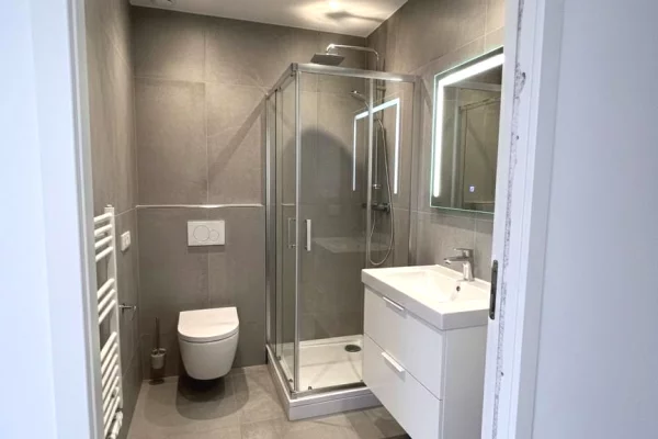 Shtepi ne shitje Apartament ne Durres, Garsoniere, Mobilimi E mobiluar, Pagesa 48,900  Euro.