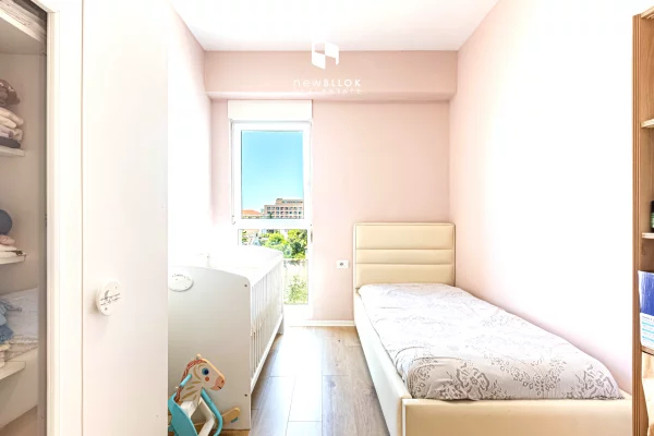 Shtepi ne shitje Apartament ne Tirane, 2+1, Mobilimi E mobiluar, Pagesa 275,000  Euro.