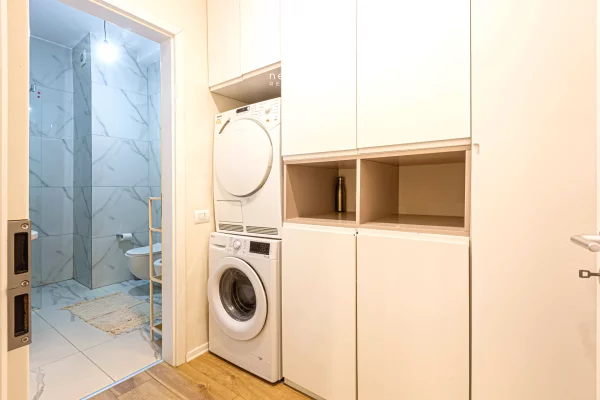 Shtepi ne shitje Apartament ne Tirane, 2+1, Mobilimi E mobiluar, Pagesa 275,000  Euro.