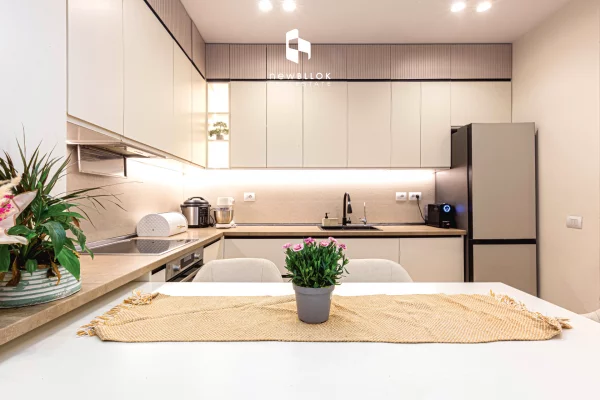 Shtepi ne shitje Apartament ne Tirane, 2+1, Mobilimi E mobiluar, Pagesa 275,000  Euro.