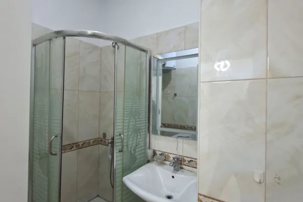 Shtepi me qera Apartament ne Tirane, 1+1, Mobilimi E mobiluar, Pagesa 70,000  Leke.