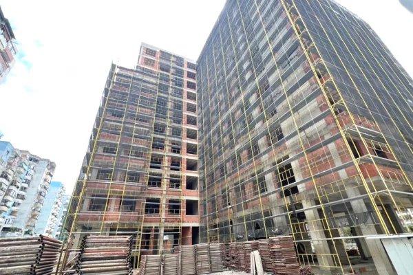 Shtepi ne shitje Apartament ne Tirane, 1+1, Mobilimi Bosh, pa mobiluar, Pagesa 135,000  Euro.
