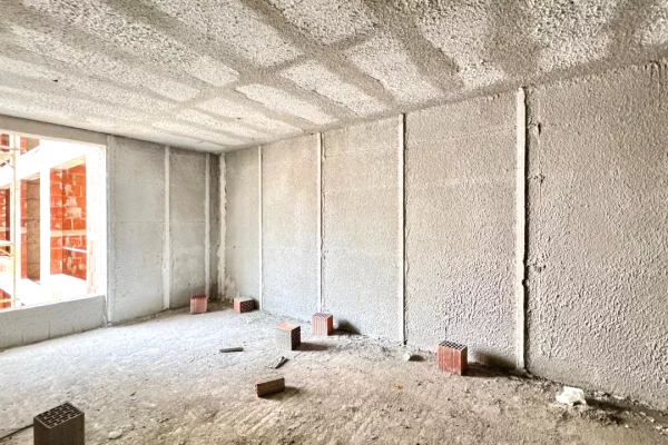 Shtepi ne shitje Apartament ne Tirane, 1+1, Mobilimi Bosh, pa mobiluar, Pagesa 135,000  Euro.