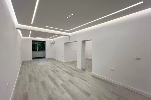 🏘️ Me Qera: Zyre Luxury. 80m2-Kt.2 (Qender-Rr. Barrikadave)🔥Ideale per biznesin tuaj | 1000Euro/Muaj