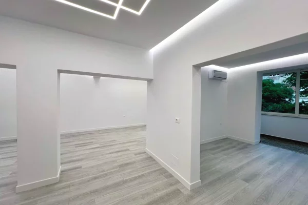 🏘️ Me Qera: Zyre Luxury. 80m2-Kt.2 (Qender-Rr. Barrikadave)🔥Ideale per biznesin tuaj | 1000Euro/Muaj