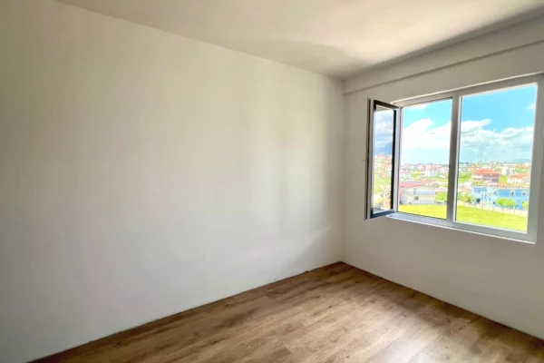 Shtepi ne shitje Apartament ne Tirane, 2+1, Mobilimi Bosh, pa mobiluar, Pagesa 102,000  Euro.
