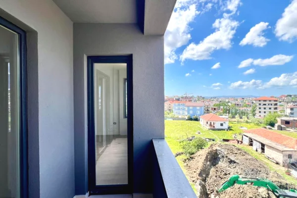 Shtepi ne shitje Apartament ne Tirane, 2+1, Mobilimi Bosh, pa mobiluar, Pagesa 102,000  Euro.