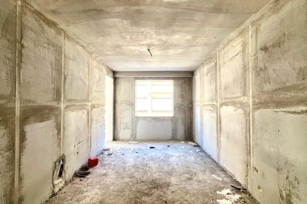 Shtepi ne shitje Apartament ne Tirane, 1+1, Mobilimi Bosh, pa mobiluar, Pagesa 59,000  Euro.