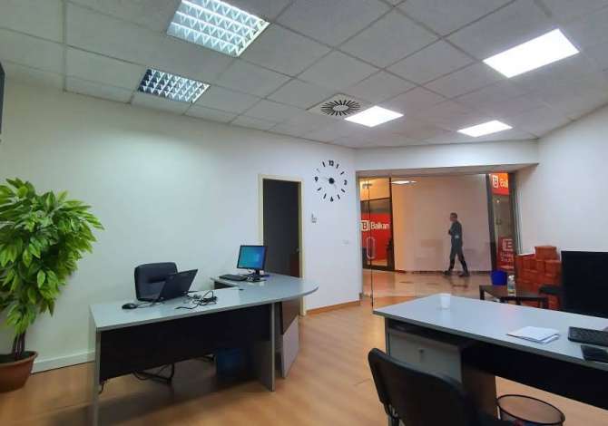 Shitet Dyqan, ne Qendren e Biznesit Torre Drin - Ne Krah te Hotel Plaza (Qender) 