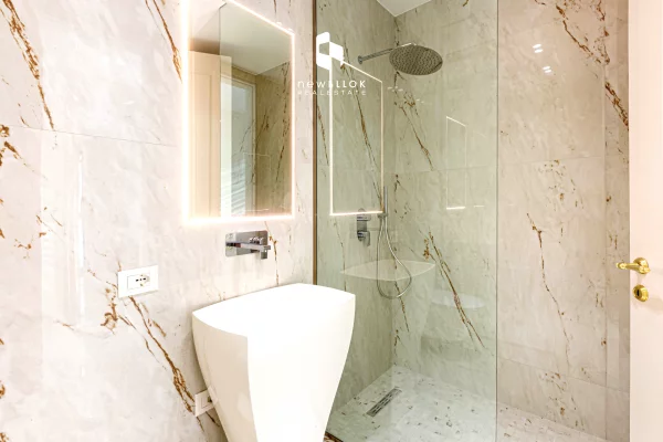 Me Qera: Zyre Luxury. 2+1+2wc +1 P. Parkimi - 93m2 - Kt.1 (Liqeni Thate - Radisson)🔥 1250Euro/Muaj 💶💶