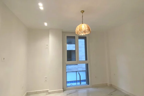 Me Qera: Zyre Luxury. 2+1+2wc +1 P. Parkimi - 93m2 - Kt.1 (Liqeni Thate - Radisson)🔥1600Euro/Muaj 💶💶