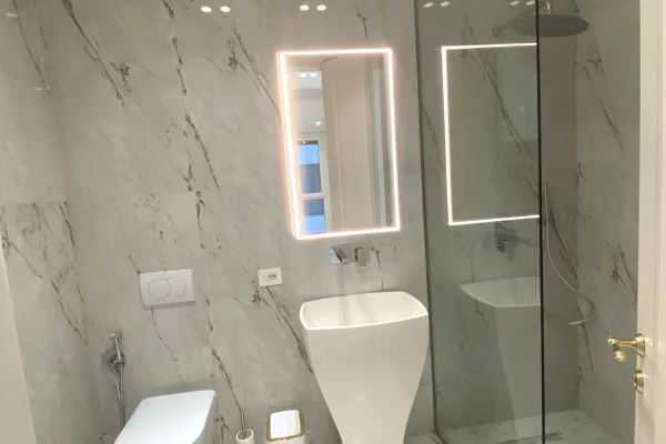 Me Qera: Zyre Luxury. 2+1+2wc +1 P. Parkimi - 93m2 - Kt.1 (Liqeni Thate - Radisson)🔥1600Euro/Muaj 💶💶