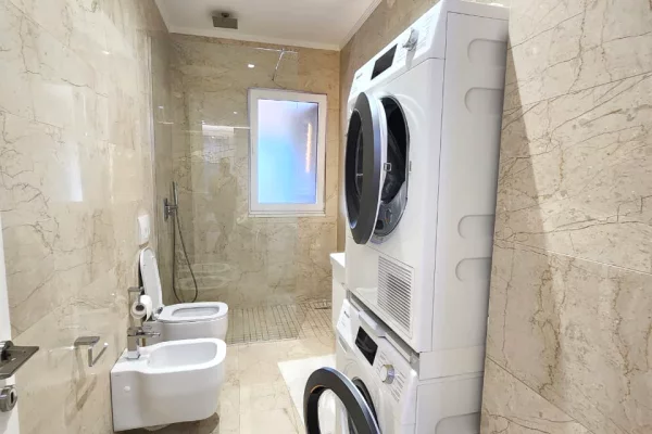 Shtepi me qera Apartament ne Tirane, 2+1, Mobilimi E mobiluar, Pagesa 1,500  Euro.