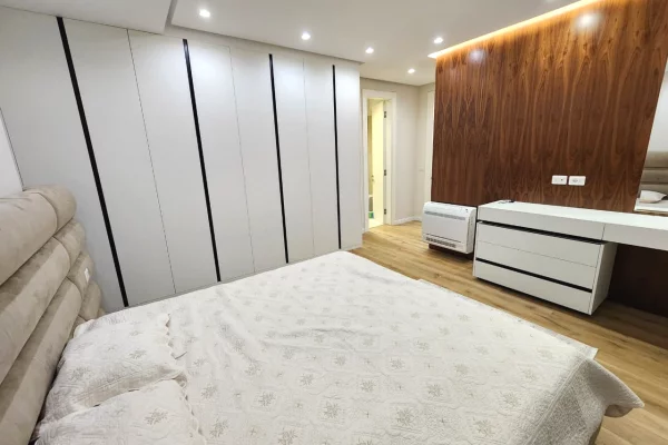Shtepi me qera Apartament ne Tirane, 2+1, Mobilimi E mobiluar, Pagesa 1,500  Euro.