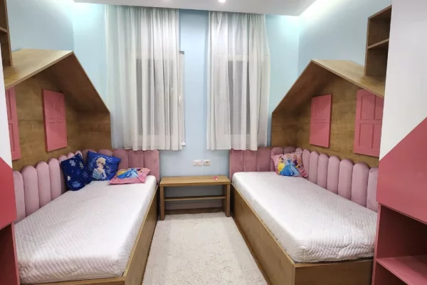 Shtepi me qera Apartament ne Tirane, 2+1, Mobilimi E mobiluar, Pagesa 1,500  Euro.