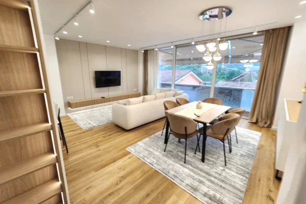 Shtepi me qera Apartament ne Tirane, 2+1, Mobilimi E mobiluar, Pagesa 1,500  Euro.