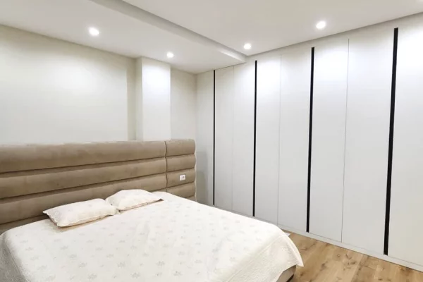 Shtepi me qera Apartament ne Tirane, 2+1, Mobilimi E mobiluar, Pagesa 1,500  Euro.