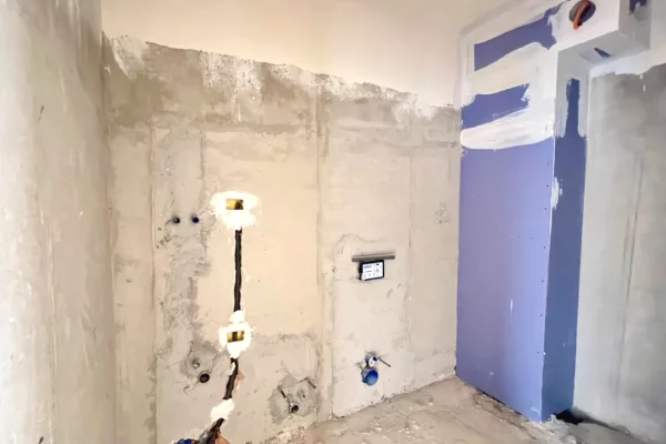 Shtepi ne shitje Apartament ne Tirane, 1+1, Mobilimi Bosh, pa mobiluar, Pagesa 160,000  Euro.