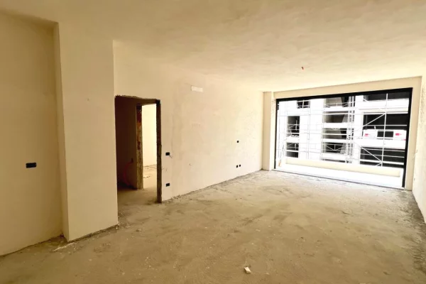 Shtepi ne shitje Apartament ne Tirane, 1+1, Mobilimi Bosh, pa mobiluar, Pagesa 160,000  Euro.