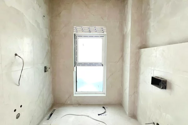 Shtepi ne shitje Apartament ne Tirane, 1+1, Mobilimi Bosh, pa mobiluar, Pagesa 89,000  Euro.