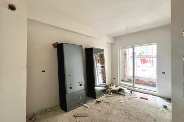 Shtepi ne shitje Apartament ne Tirane, 1+1, Mobilimi Bosh, pa mobiluar, Pagesa 74,000  Euro.