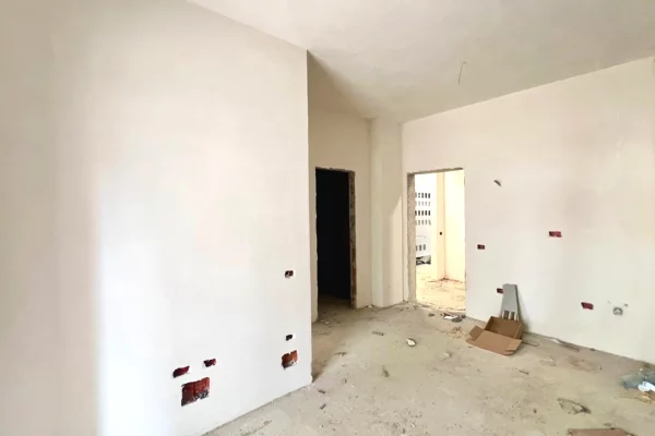 Shtepi ne shitje Apartament ne Tirane, 1+1, Mobilimi Bosh, pa mobiluar, Pagesa 74,000  Euro.