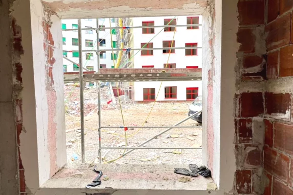 Shtepi ne shitje Apartament ne Tirane, 1+1, Mobilimi Bosh, pa mobiluar, Pagesa 74,000  Euro.