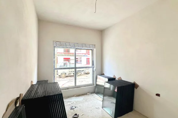 Shtepi ne shitje Apartament ne Tirane, 1+1, Mobilimi Bosh, pa mobiluar, Pagesa 74,000  Euro.
