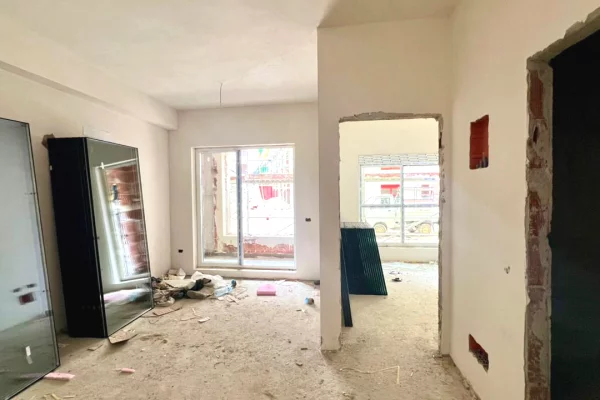 Shtepi ne shitje Apartament ne Tirane, 1+1, Mobilimi Bosh, pa mobiluar, Pagesa 74,000  Euro.