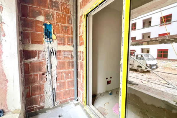 Shtepi ne shitje Apartament ne Tirane, 1+1, Mobilimi Bosh, pa mobiluar, Pagesa 74,000  Euro.