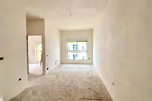 Shtepi ne shitje Apartament ne Tirane, 2+1, Mobilimi Bosh, pa mobiluar, Pagesa 94,500  Euro.