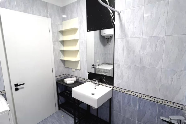 Shtepi me qera Apartament ne Tirane, 1+1, Mobilimi E mobiluar, Pagesa 750  Euro.