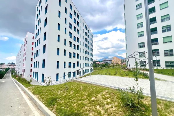 Shtepi ne shitje Apartament ne Tirane, 1+1, Mobilimi Bosh, pa mobiluar, Pagesa 71,900  Euro.