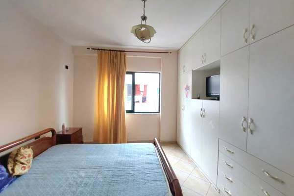 Shtepi me qera Apartament ne Tirane, 2+1, Mobilimi E mobiluar, Pagesa 40,000  Leke.