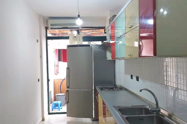 Shtepi me qera Apartament ne Tirane, 2+1, Mobilimi E mobiluar, Pagesa 40,000  Leke.