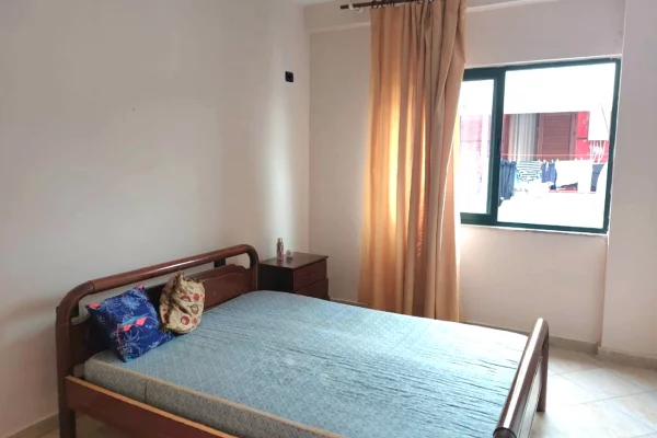 Shtepi me qera Apartament ne Tirane, 2+1, Mobilimi E mobiluar, Pagesa 40,000  Leke.