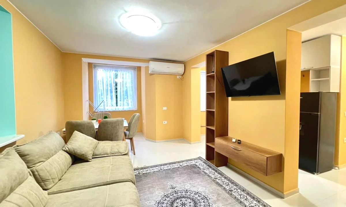 Shtepi me qera Apartament ne Tirane, 2+1, Mobilimi E mobiluar, Pagesa 800  Euro.