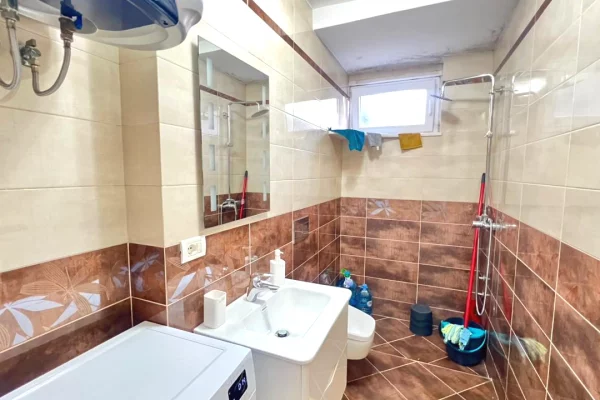 Me Qera: 2+1 📍Bllok (Prane Sheshit Wilson) - Kati.2 - Sp.75m² - Orientim JUG🌞|| Akses i menjehersh