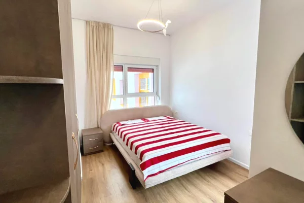 Shtepi me qera Apartament ne Tirane, 2+1, Mobilimi E mobiluar, Pagesa 50,000  Leke.