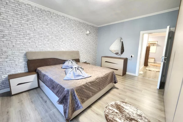 Shtepi me qera Apartament ne Tirane, 2+1, Mobilimi E mobiluar, Pagesa 950  Euro.