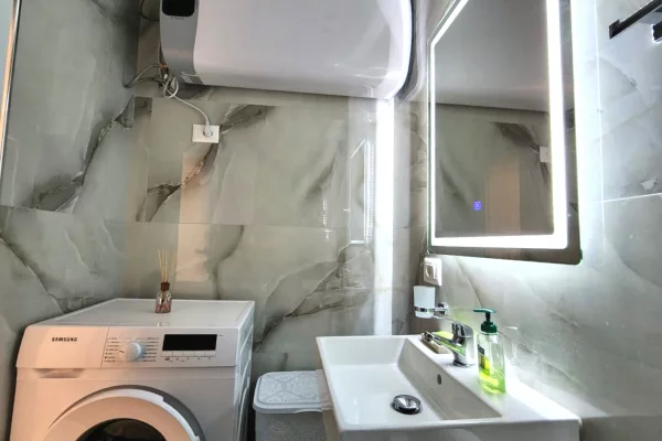Shtepi me qera Apartament ne Tirane, 2+1, Mobilimi E mobiluar, Pagesa 950  Euro.