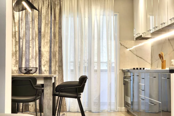 Shtepi me qera Apartament ne Tirane, 2+1, Mobilimi E mobiluar, Pagesa 950  Euro.