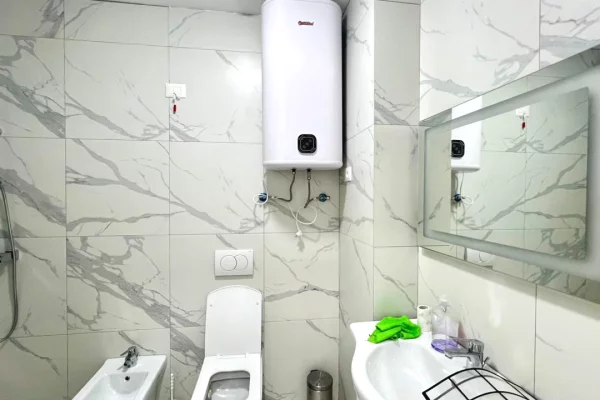 ZYRE ME QERA: 2 Amb. Pune📍Lake View Res. (Rr. E Kosovareve) ||+1 P.Parkimi🅿️ - 1100Euro/Muaj - S.75m2