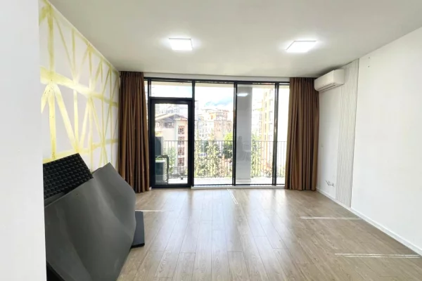 ZYRE ME QERA: 2 Amb. Pune📍Lake View Res. (Rr. E Kosovareve) ||+1 P.Parkimi🅿️ - 1100Euro/Muaj - S.75m2