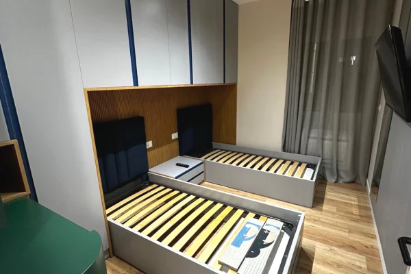 Shtepi me qera Apartament ne Tirane, 2+1, Mobilimi E mobiluar, Pagesa 110,000  Leke.