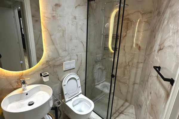 Shtepi me qera Apartament ne Tirane, 2+1, Mobilimi E mobiluar, Pagesa 110,000  Leke.