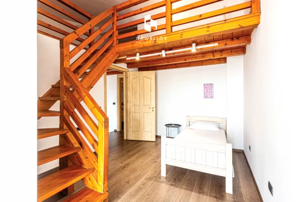 Shtepi ne shitje Duplex(shtepi me 2 kate) ne Tirane, 3+1, Mobilimi E mobiluar, Pagesa 249,000  Euro.