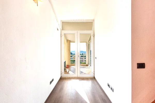 Shtepi ne shitje Duplex(shtepi me 2 kate) ne Tirane, 3+1, Mobilimi E mobiluar, Pagesa 249,000  Euro.