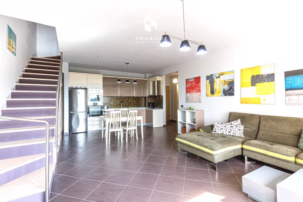 Shtepi ne shitje Duplex(shtepi me 2 kate) ne Tirane, 3+1, Mobilimi E mobiluar, Pagesa 249,000  Euro.